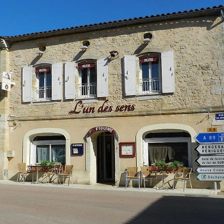 L'Un Des Sens Hotel Villefranche-de-Lonchat Bagian luar foto